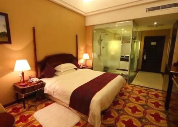 Fangchenggang Longde Hotel