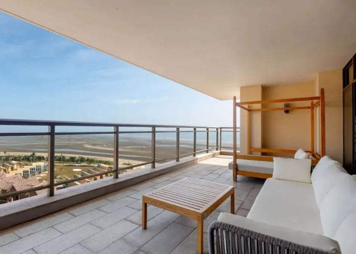 Days Hotel By Wyndham Fangchenggang Bailang Beach