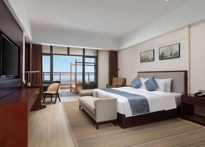 Days Hotel By Wyndham Fangchenggang Bailang Beach