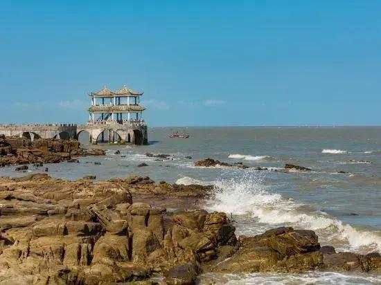 No.7 Mansion Light Luxury Seaview Hotel (Fangchenggang Sankuaishi Branch)