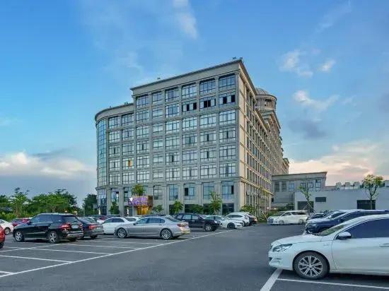 No.7 Mansion Light Luxury Seaview Hotel (Fangchenggang Sankuaishi Branch)