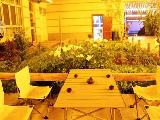 Nala Jacquard Garden Homestay