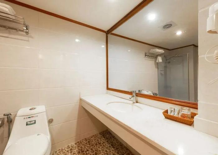 OYO 472 Lenka Hotel