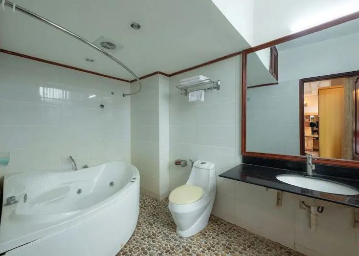 OYO 472 Lenka Hotel