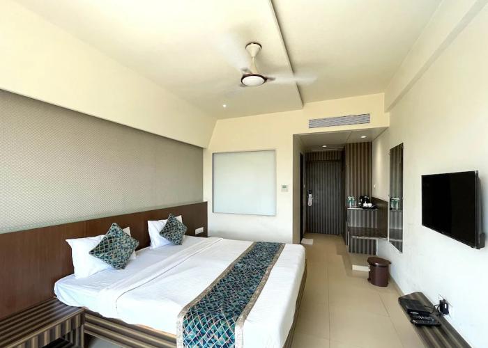 Hotel Grand Parivaar