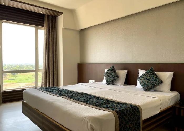 Hotel Grand Parivaar