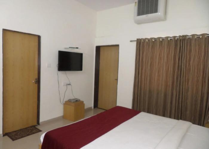Rajasthani Rajwadi Hotel & Restaurant