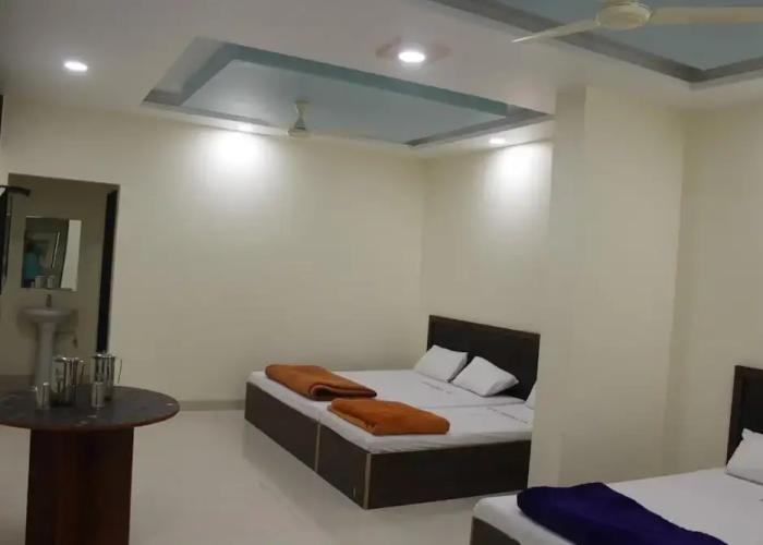 Hotel Radhika Inn