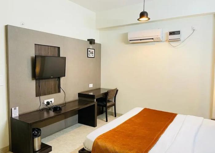 Hotel Kanishk