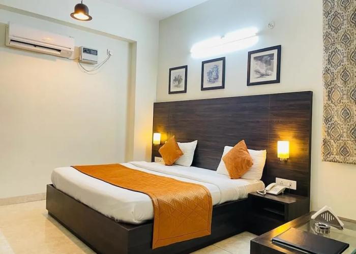 Hotel Kanishk
