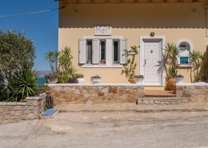Meli Apartments & Villas