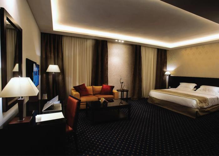 Seven Roses Hotel