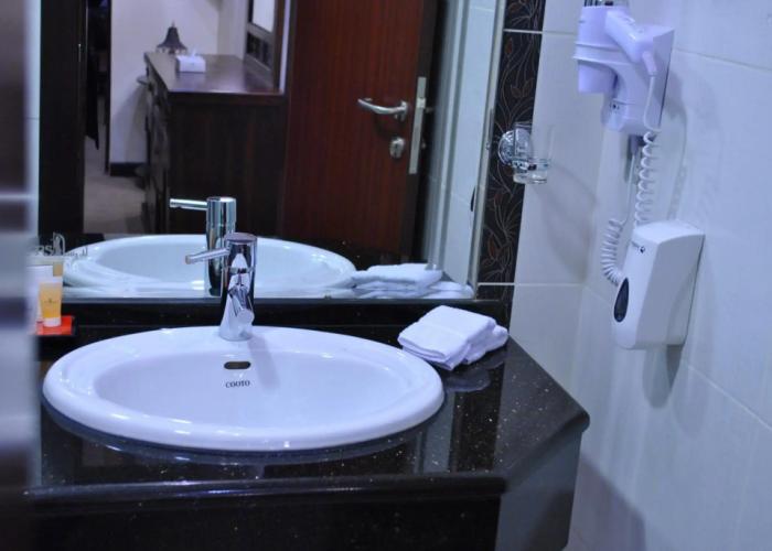 Larsa Hotel
