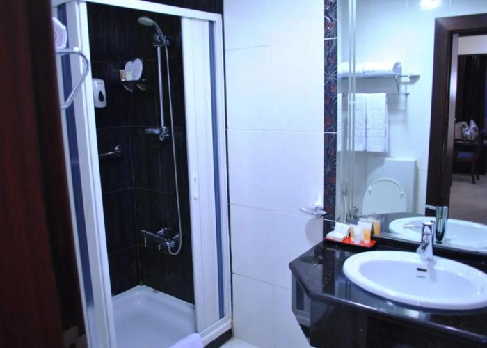 Larsa Hotel