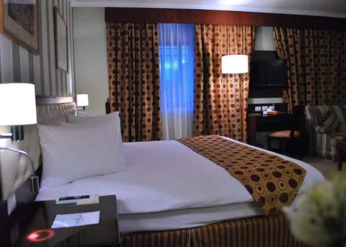 Larsa Hotel