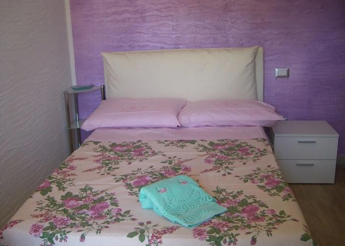 Room in Guest Room - S'olivariu Village Affittacamere - King Room With Roll-in Shower