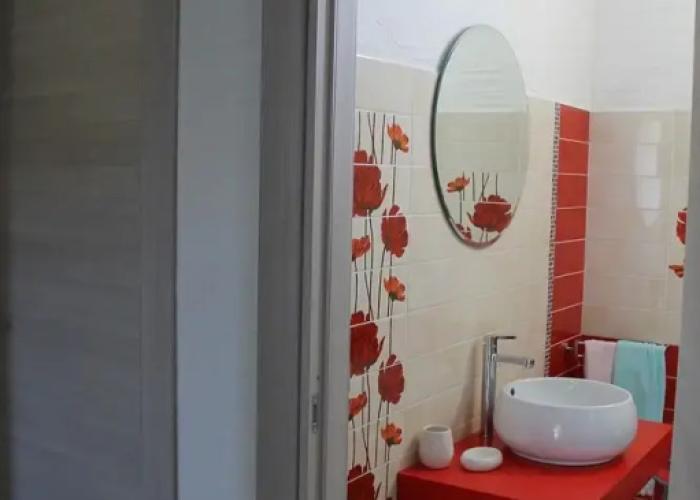 Room in Guest Room - S'olivariu Village Affittacamere - King Room With Roll-in Shower