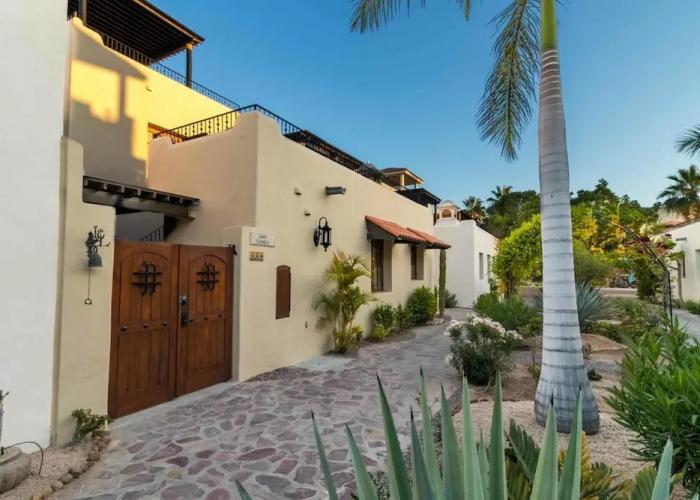 Casa Barcelona 2 BR by Casago