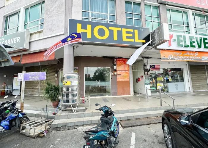 OYO 91010 Furich Hotel