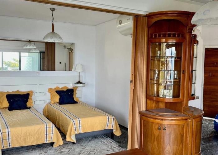 Stunning View Seaside 1-bed Apartment in Saronida