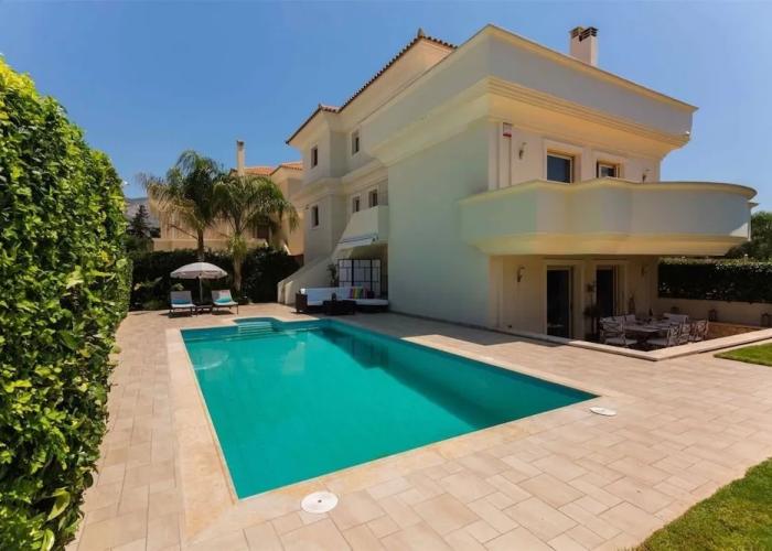 Room-guest Apartment Within a Villa in L