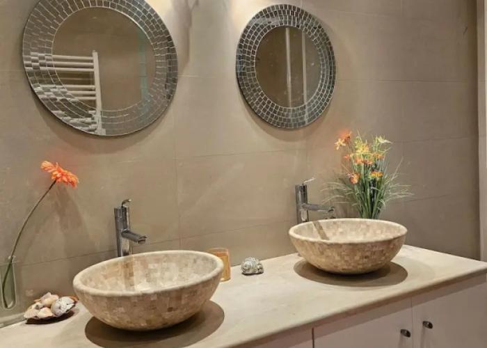 Room-guest Apartment Within a Villa in L