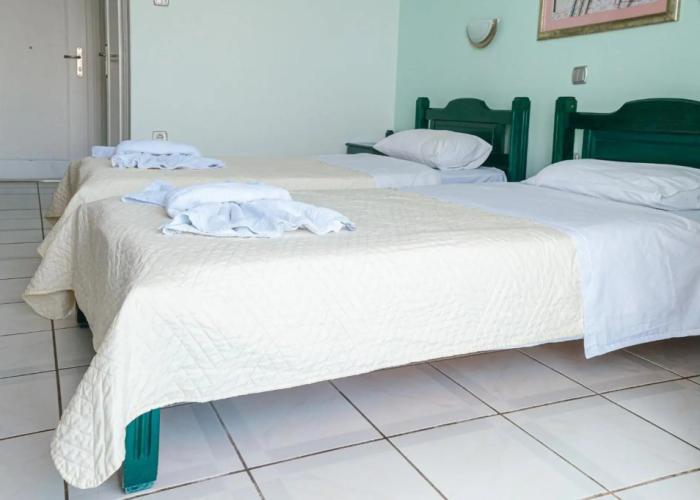 Mistral Apartments Aegina
