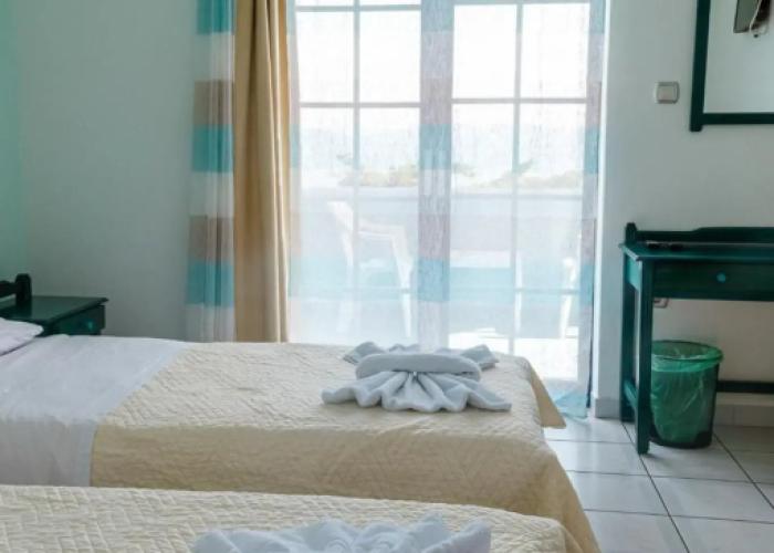 Mistral Apartments Aegina