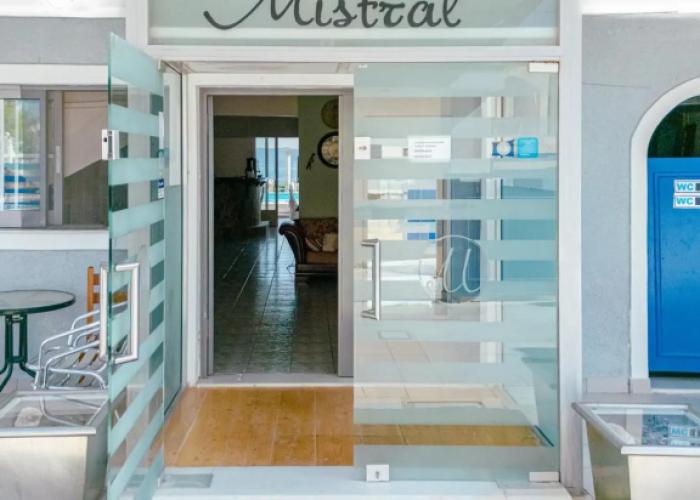 Mistral Apartments Aegina