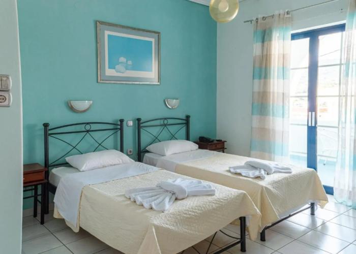 Mistral Apartments Aegina