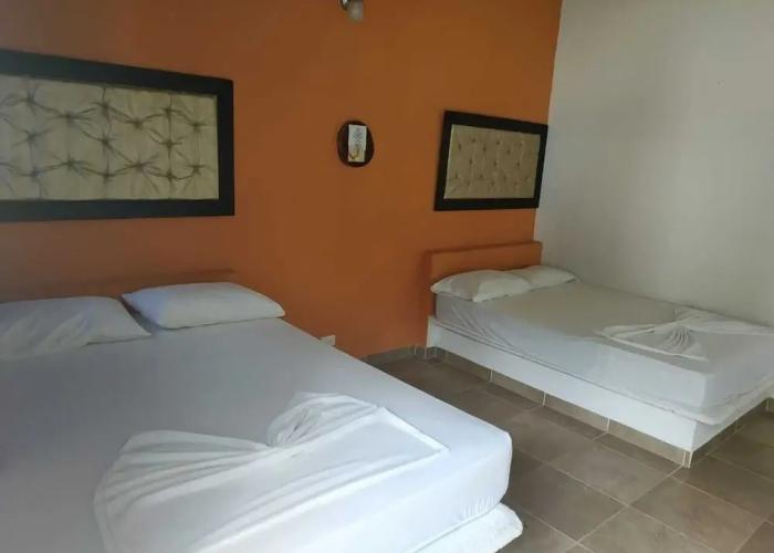 Hotel Familia Casa Blanca