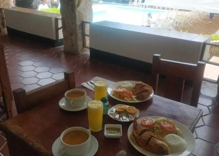 Hotel Familia Casa Blanca