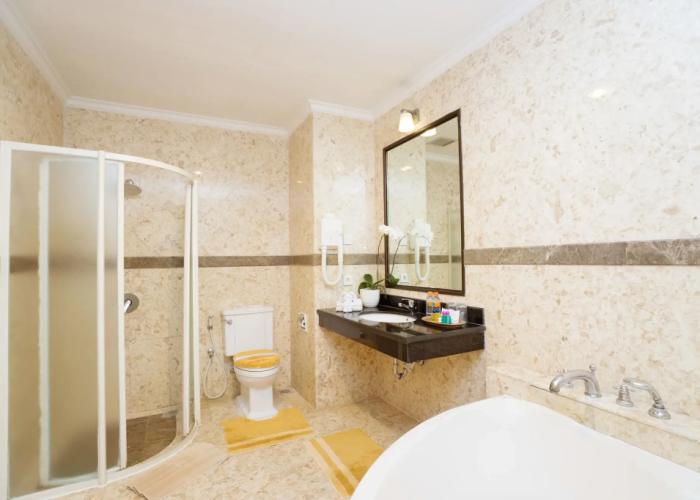 Royal Hotel and Villa Batu