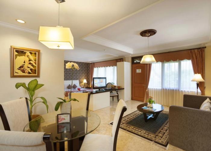 Royal Hotel and Villa Batu