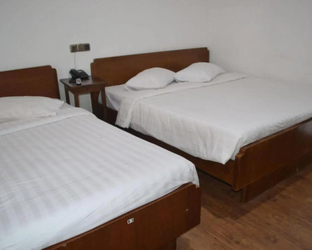 фото Hotel Selecta Batu Malang