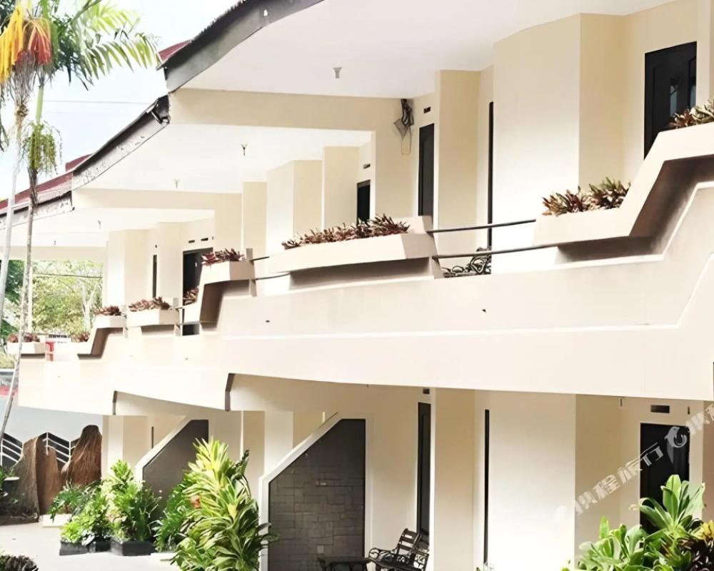 фото Hotel Nirwana Batu