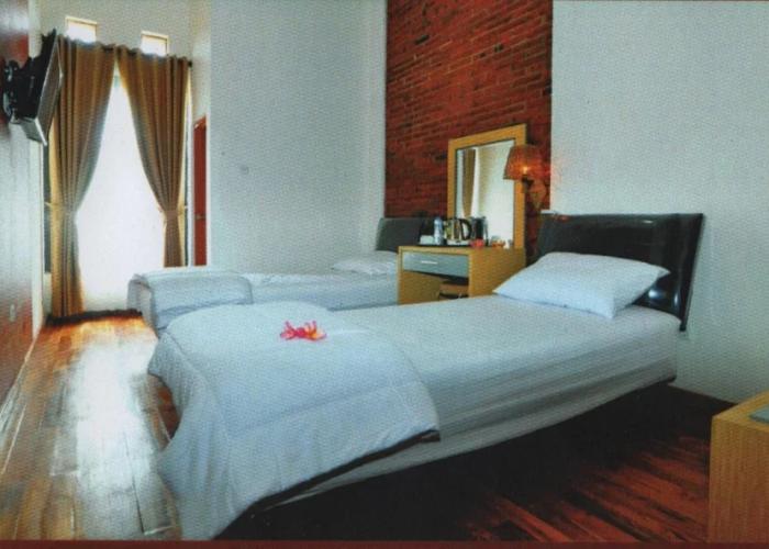 Bata Merah Guest House & Camping Ground