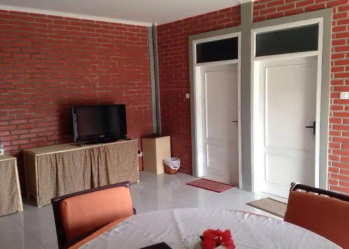 Bata Merah Guest House & Camping Ground