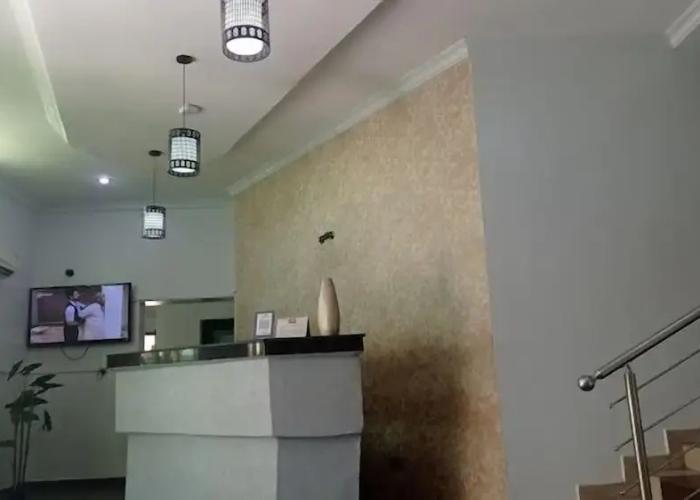 Rolak Hotel and Suites