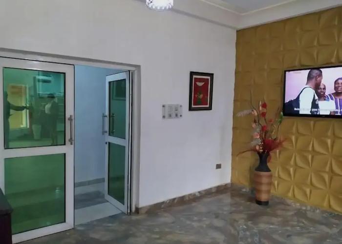 Rolak Hotel and Suites