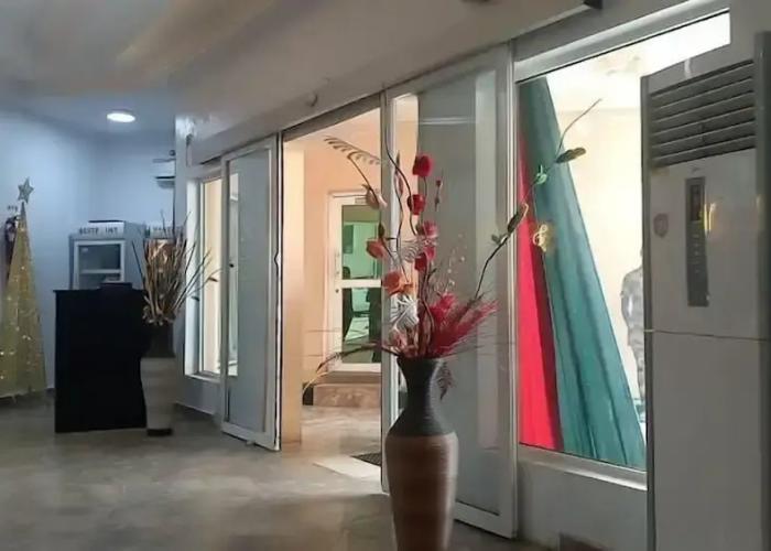 Rolak Hotel and Suites