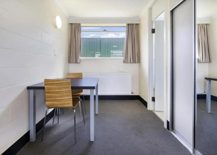 Top of the Town Hotel Motel