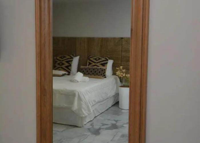 Candia Suites & Rooms
