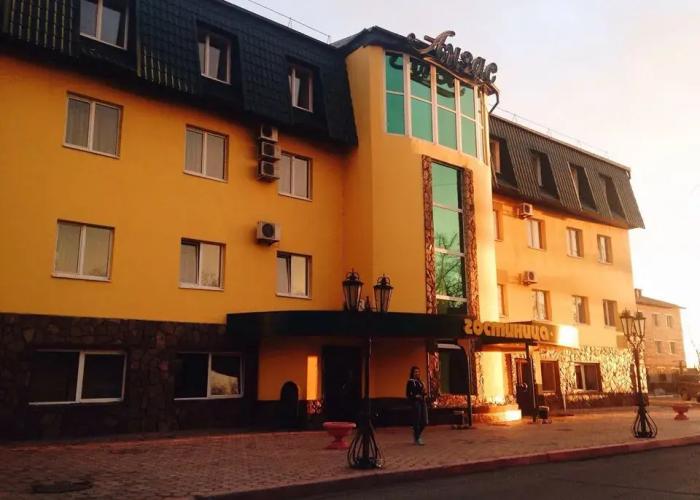 Anzas Hotel