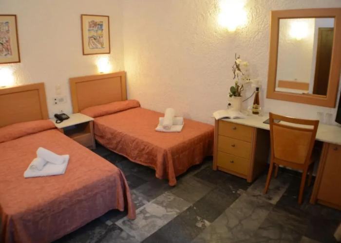Karteros Hotel
