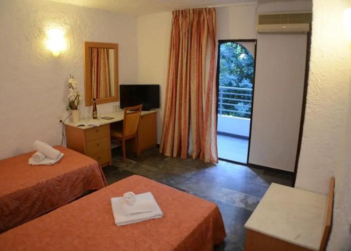 Karteros Hotel