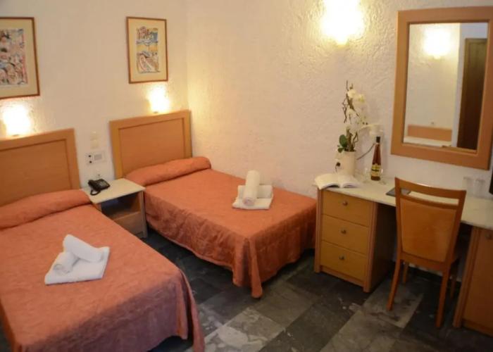 Karteros Hotel