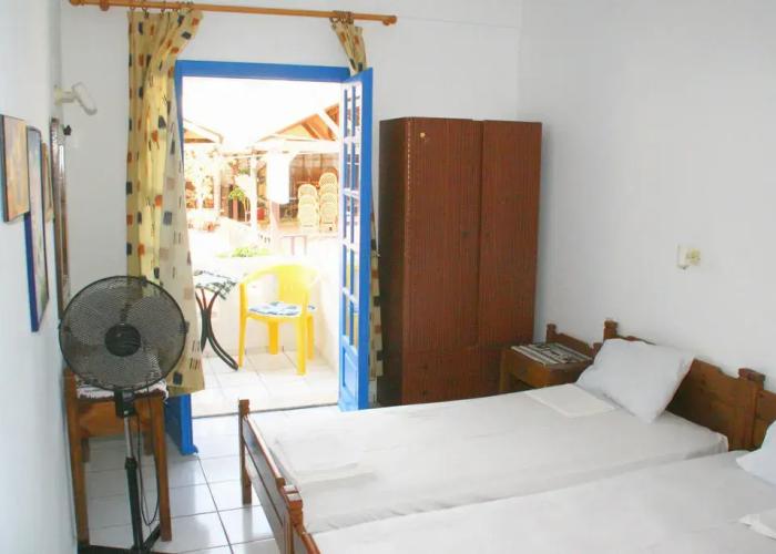 Standard big Room Apartment in Blue Aegean With Shared Pool, Kitchen and Ac