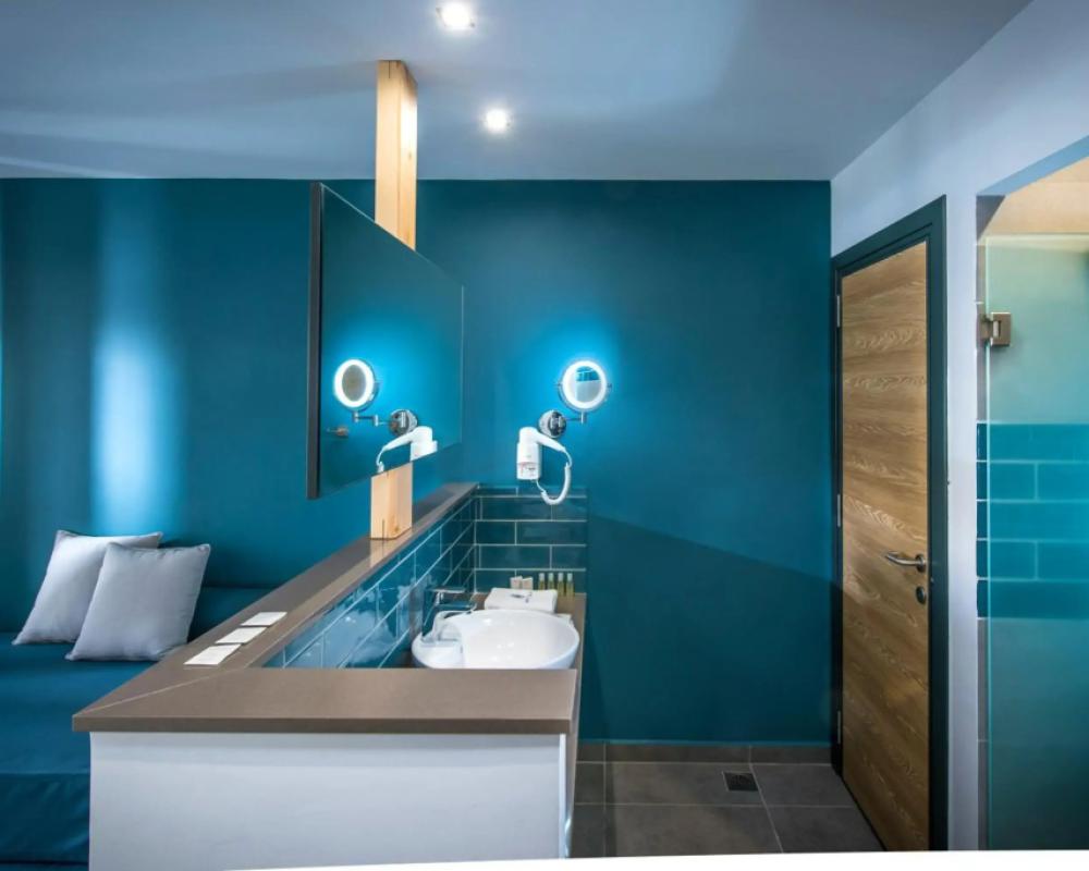 фото Infinity Blue
