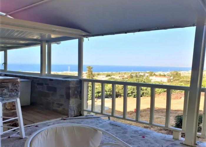 Entire Private Suite Sea Full View With Balcony, Shared Pool and Air Conditionin